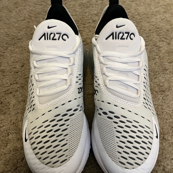 Nike 270's size women's 8 color white and black - Picture 4 of 7
